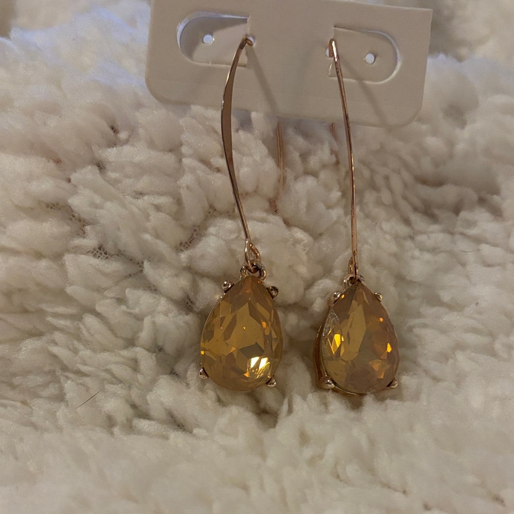 Elegant Gold Teardrop Earrings